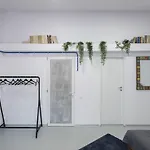 Готель Omega House 2*