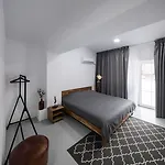 Готель Omega House Бухарест