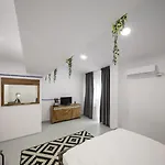 Omega House Szálloda 2*
