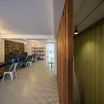 Готель Omega House 2*
