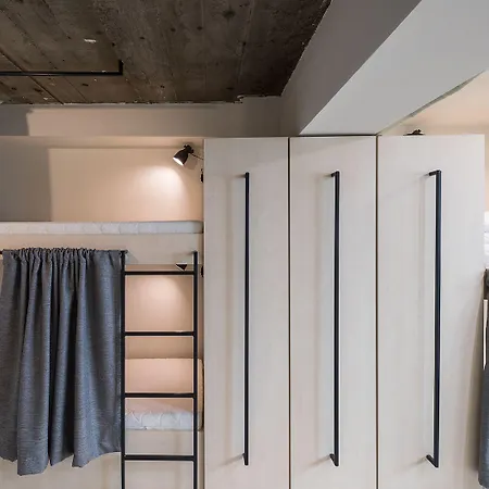 Omega House Otel Bükreş