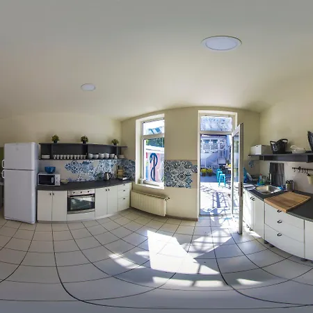 Omega House 2* Bükreş