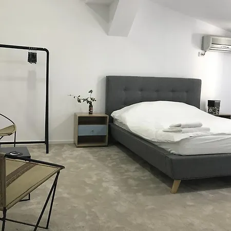 Omega House 2*