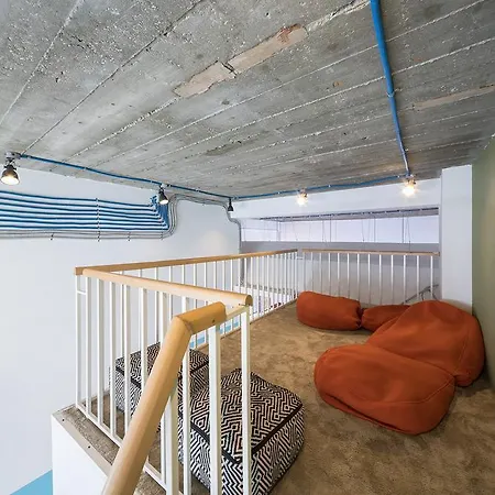 Omega House Otel Bükreş