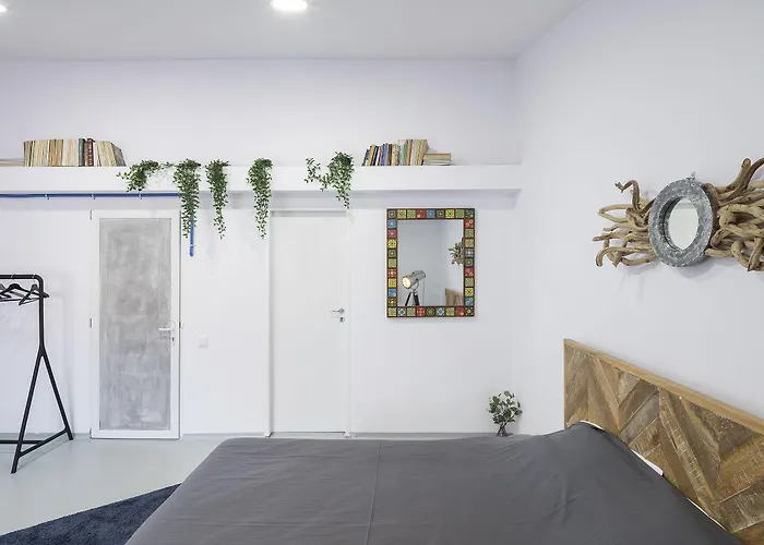 Omega House מלון 2*