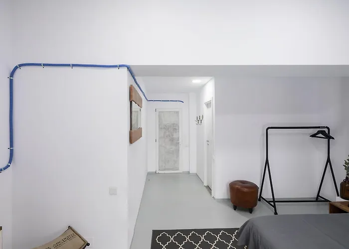 Omega House מלון 2*