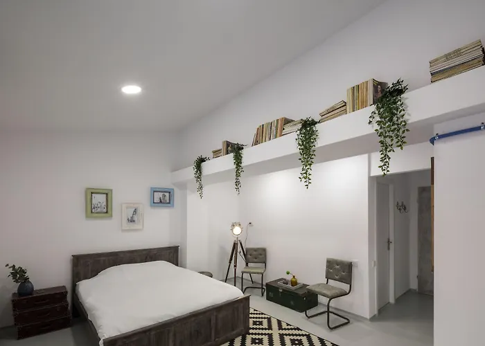 Omega House Otel