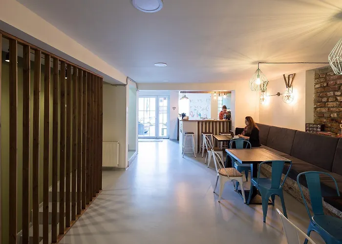 Omega House Otel 2*