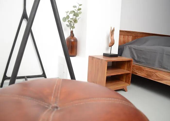 מלון Omega House