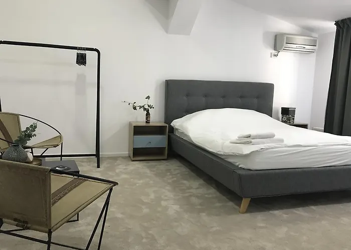 Omega House 2*
