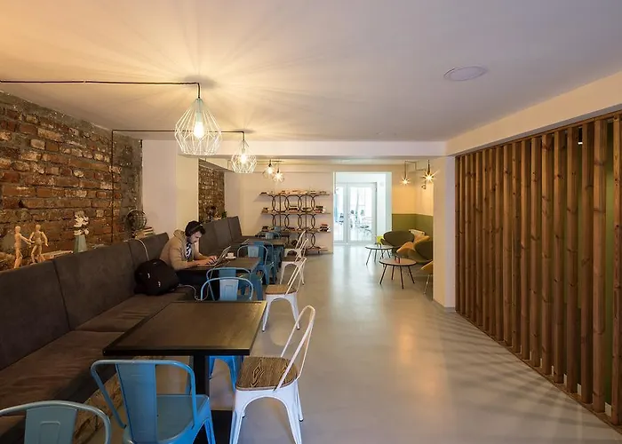 Hotel Omega House