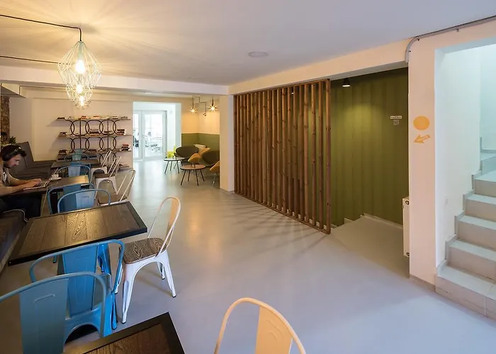 Omega House Otel Bükreş