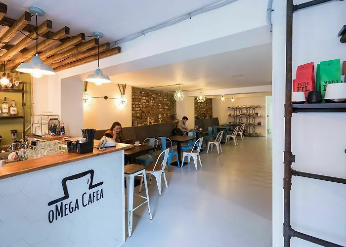 Omega House מלון 2*