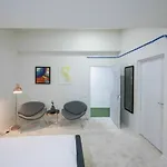 Omega House 2*