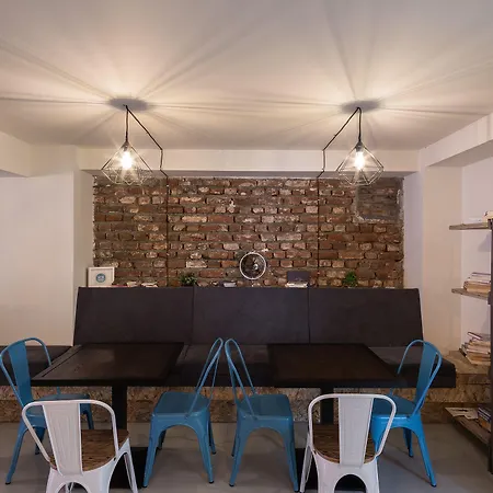 Omega House 2* Bukarest