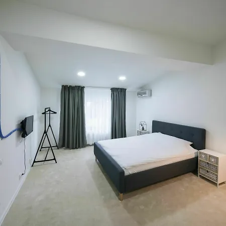 Omega House Hotel 2*