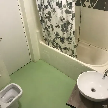 Hotel Omega House 2*