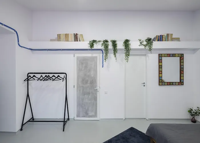 Готель Omega House 2*