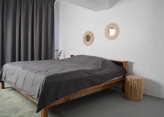 Готель Omega House 2*