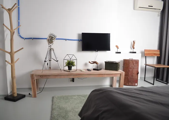 Omega House 2* Bucureşti