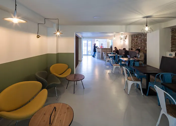 Готель Omega House 2*