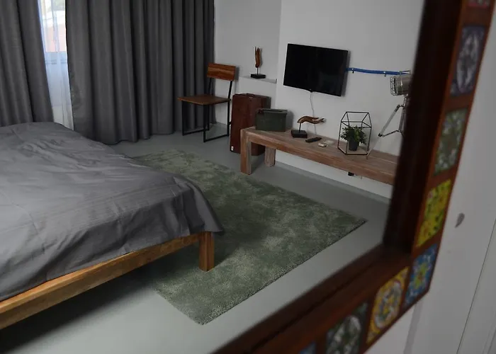 Готель Omega House Бухарест