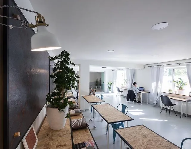 Omega House 2* Bucureşti