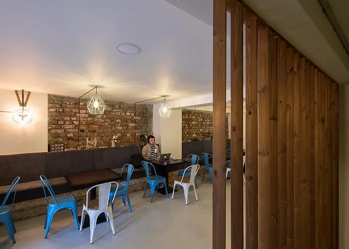 Omega House Готель 2*